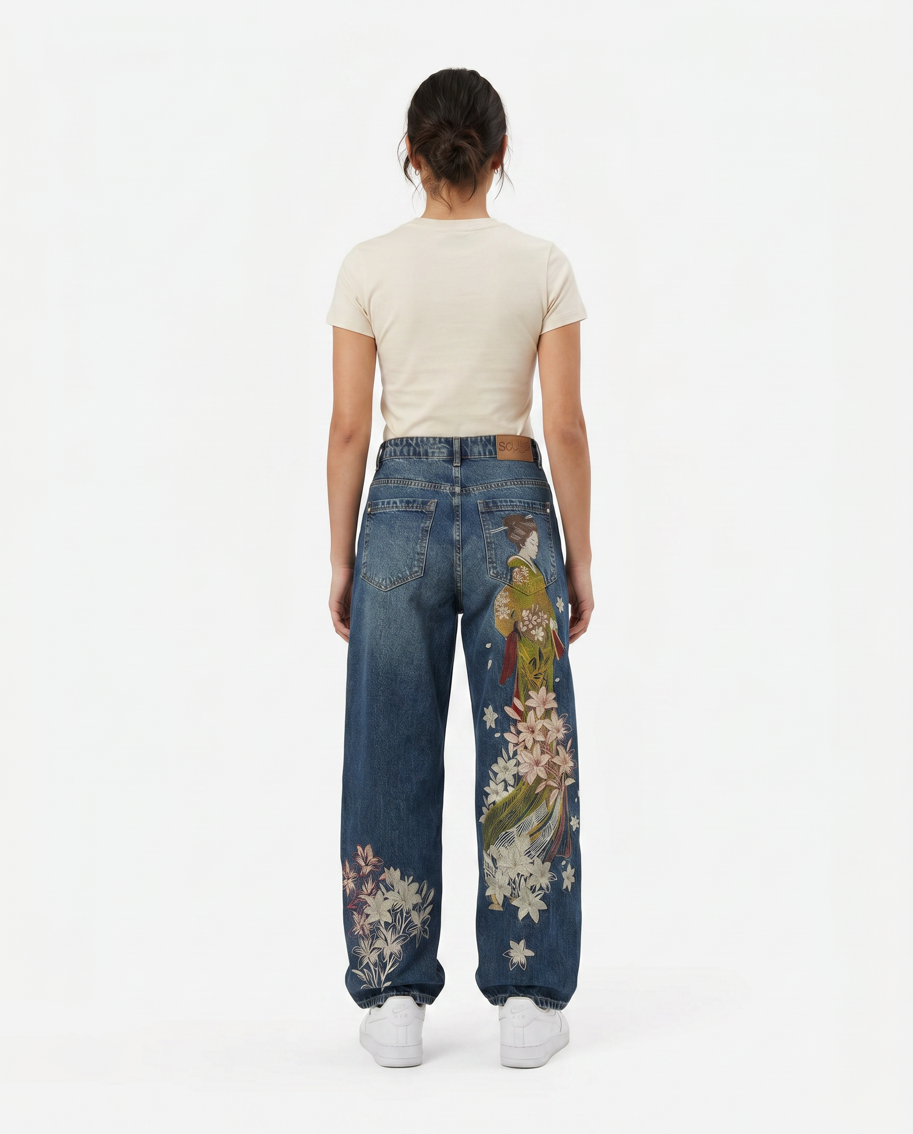 Embroidered Baggy Jeans wash 1 — female model